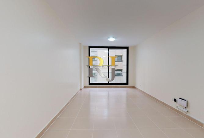 Stunning Studio Included Dewa and All Amenities