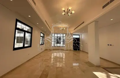 Empty Room image for: Villa - 5 Bedrooms - 6 Bathrooms for rent in Jumeirah 1 - Jumeirah - Dubai, Image 1