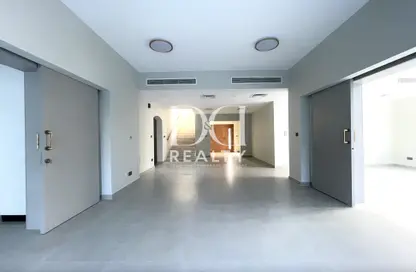 Villa - 5 Bedrooms - 6 Bathrooms for rent in Meadows 2 - Meadows - Dubai