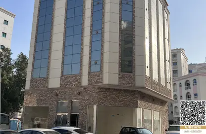 عمارة بالكامل - 8 غرف نوم - 8 حمامات للبيع في النبعة - الشرق - الشارقة
