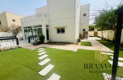 Villa - 4 Bedrooms - 5 Bathrooms for rent in Meadows 9 - Meadows - Dubai