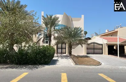 Villa - 5 Bedrooms - 7 Bathrooms for rent in Jumeirah 2 - Jumeirah - Dubai