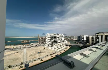 Outdoor Building image for: Apartment - 2 Bedrooms - 3 Bathrooms for rent in Al Dana - Al Raha Beach - Abu Dhabi, Image 1