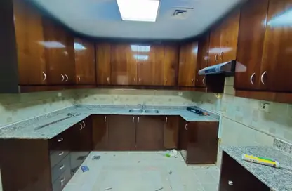 Apartment - 2 Bedrooms - 2 Bathrooms for rent in Hamdan Street - Abu Dhabi