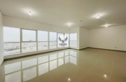 Apartment - 3 Bedrooms - 5 Bathrooms for rent in Bloom Central - Al Tibbiya - Abu Dhabi