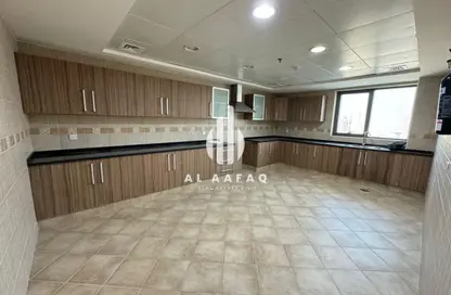 Apartment - 3 Bedrooms - 5 Bathrooms for rent in Al Taawun - Sharjah