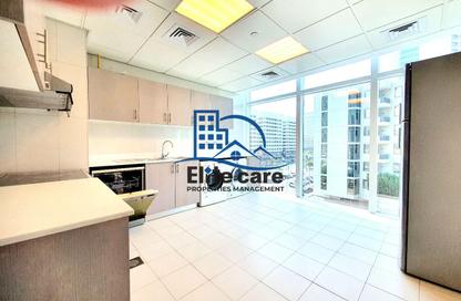 شقة - 2 غرف نوم - 3 حمامات للايجار في شاطئ روتانا - منطقة النادي السياحي - أبوظبي