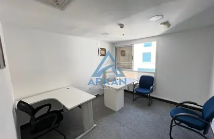 Office Space - Studio - 2 Bathrooms for rent in Clock Plaza Building - Al Muraqqabat - Deira - Dubai