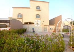 صورةمنزل خارجي لـ: فيلا - 5 غرف نوم - 6 حمامات للكراء في بني ياس - أبوظبي, صورة 1