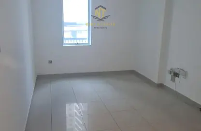 شقة - غرفة نوم - 1 حمام للايجار في شارع التعاون الجديد - التعاون - الشارقة