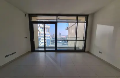 Empty Room image for: Apartment - 2 Bedrooms - 3 Bathrooms for rent in Canal Residence - Al Reem Island - Abu Dhabi, Image 1