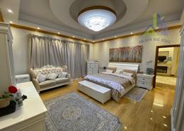 صورةغرفة- غرفة النوم لـ: فيلا - 5 غرف نوم - 7 حمامات للبيع في 2 المويهات - المويهات - عجمان, صورة 1