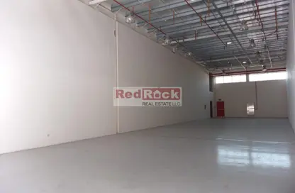 Warehouse - Studio - 1 Bathroom for rent in RAS - Umm Ramool - Dubai
