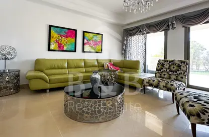 تاون هاوس - 4 غرف نوم - 2 حمامات للايجار في تاون هاوسز قرية الحمرا - قرية الحمرا - رأس الخيمة