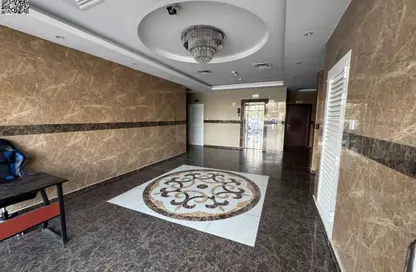 عمارة بالكامل - 8 غرف نوم - 8 حمامات للبيع في أبراج الراشدية - عجمان وسط المدينة - عجمان