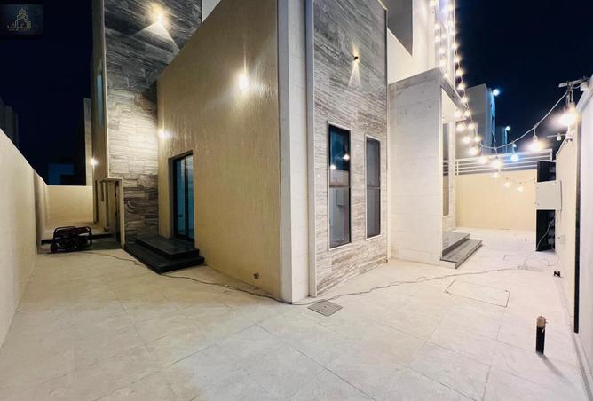 15644000 - صورة العقار 2