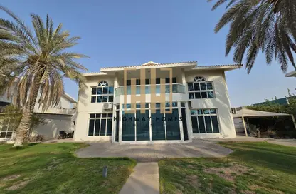 Compound - 3 Bedrooms - 4 Bathrooms for rent in Al Falaj - Al Riqqa - Sharjah