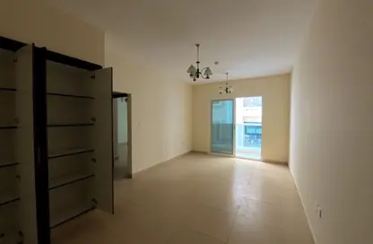 شقة - 2 غرف نوم - 2 حمامات للايجار في مجمع مويلح - تجارية مويلح - الشارقة شقة - 2 غرف نوم - 2 حمامات للايجار في مجمع مويلح - تجارية مويلح - الشارقة