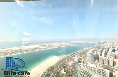 Apartment - 3 Bedrooms - 5 Bathrooms for rent in Landmark Tower - Corniche Road - Abu Dhabi