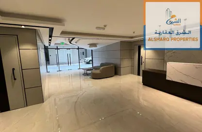 شقة - 2 غرف نوم - 2 حمامات للايجار في مساكن كورنيش عجمان - طريق كورنيش عجمان - عجمان