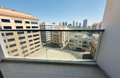 شقة - غرفة نوم - 2 حمامات للايجار في الرفاعة - بر دبي - دبي