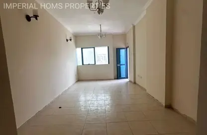 شقة - 2 غرف نوم - 2 حمامات للايجار في ميدان الرولة - منطقة الرولة - الشارقة