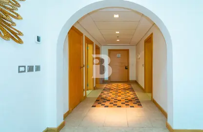 Apartment - 2 Bedrooms - 3 Bathrooms for rent in Al Msalli - Shoreline Apartments - Palm Jumeirah - Dubai