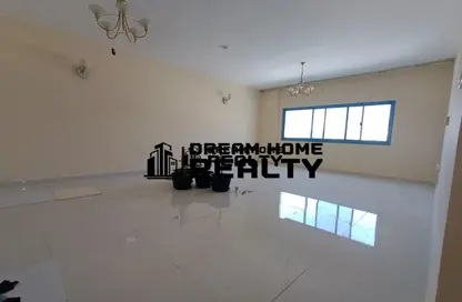 Apartment - 2 Bedrooms - 2 Bathrooms for rent in Palm Tower - Al Khan Lagoon - Al Khan - Sharjah