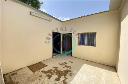 Villa - 2 Bedrooms - 2 Bathrooms for rent in Al Habooy - Al Markhaniya - Al Ain