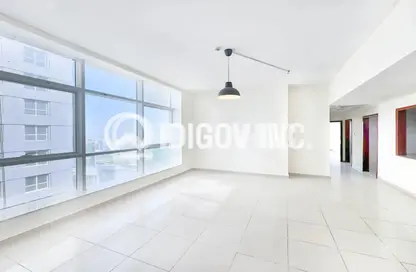 Apartment - 3 Bedrooms - 3 Bathrooms for sale in Marina Pinnacle - Dubai Marina - Dubai