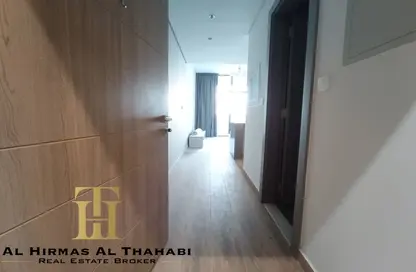 Hall / Corridor image for: Apartment - 1 Bathroom for rent in The V Tower - Dubai Residence Complex - Dubai, Image 1