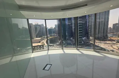 Office Space - Studio - 1 Bathroom for rent in The Binary Tower - Business Bay - Dubai