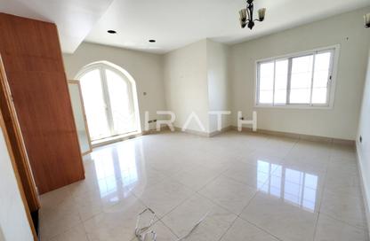 Villa - 5 Bedrooms - 5 Bathrooms for rent in Jumeirah 1 Villas - Jumeirah 1 - Jumeirah - Dubai