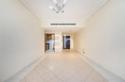 Apartment - 3 Bedrooms - 3 Bathrooms for rent in 21st Century Tower - Sheikh Zayed Road - Dubai