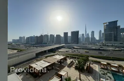 شقة - غرفة نوم - 1 حمام للايجار في رأسًا على عقب - الخليج التجاري - دبي