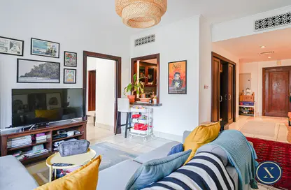 Apartment - 2 Bedrooms - 3 Bathrooms for sale in Zaafaran 2 - Zaafaran - Old Town - Dubai