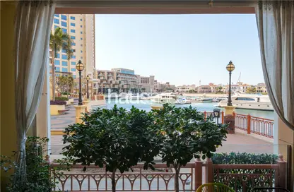 Outdoor Building image for: Apartment - 3 Bedrooms - 4 Bathrooms for sale in Marina Residences 5 - Marina Residences - Palm Jumeirah - Dubai, Image 1