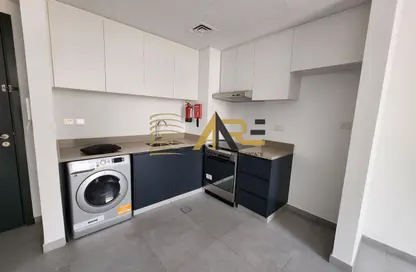 شقة - غرفة نوم - 1 حمام للايجار في إيست فييليدج - الجادة - الشارقة