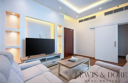 Apartment - 1 Bedroom - 2 Bathrooms for rent in DEC Tower 1 - DEC Towers - Dubai Marina - Dubai