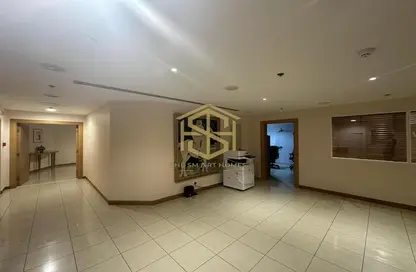 Full Floor - Studio - 2 Bathrooms for rent in Fairmont Hotel - Sheikh Zayed Road - Dubai