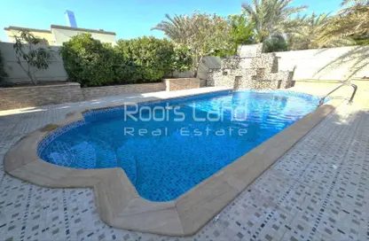 Villa - 5 Bedrooms - 4 Bathrooms for rent in Legacy - Jumeirah Park - Dubai