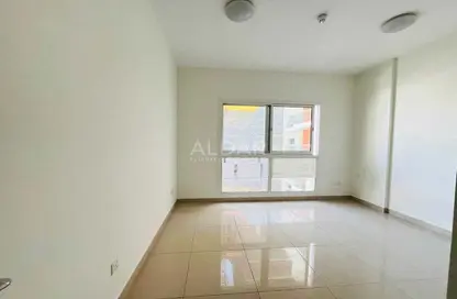 Apartment - 1 Bedroom - 2 Bathrooms for rent in Royal JVC Building - Jumeirah Village Circle - Dubai