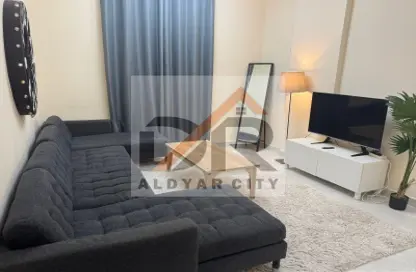 Apartment - 1 Bedroom - 2 Bathrooms for rent in Corniche Tower - Ajman Corniche Road - Ajman
