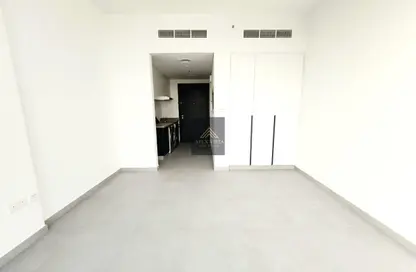 شقة - 1 حمام للايجار في المنطقة التجارية المركزية من أراد - الجادة - الشارقة