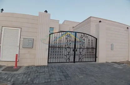 فيلا - 2 غرف نوم - 2 حمامات للايجار في مركز محمد بن زايد - مدينة محمد بن زايد - أبوظبي