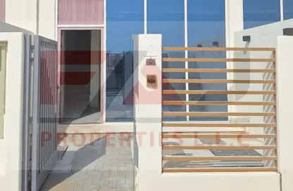 تاون هاوس - غرفة نوم - 2 حمامات للايجار في روكان 3 - دبي لاند - دبي