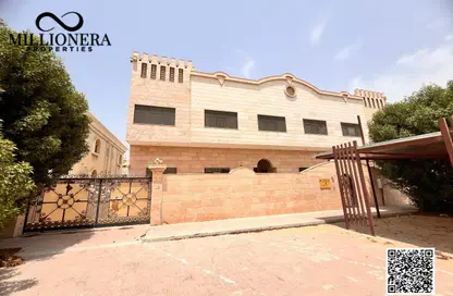 عمارة بالكامل - 8 غرف نوم - 8 حمامات للبيع في 2 المويهات - المويهات - عجمان