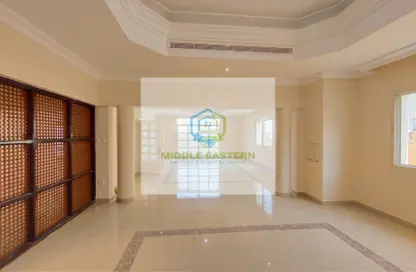 Villa - 6 Bedrooms for rent in Mubarak Bin Mohammed Street - Al Khalidiya - Abu Dhabi