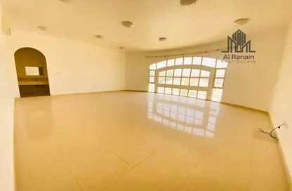 Empty Room image for: Apartment - 2 Bedrooms - 3 Bathrooms for rent in Hai Al Maahad - Al Mutarad - Al Ain, Image 1