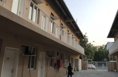 سكن عمال - استوديو - 8 حمامات للايجار في الجرف الصناعية - عجمان
